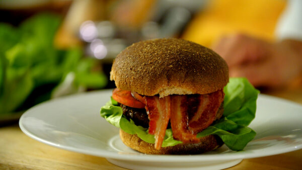 Dressing & Plating the Perfect Burger